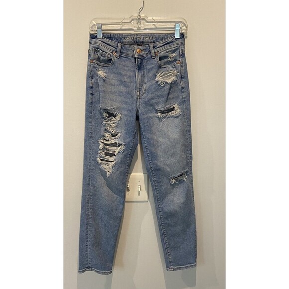 AMERICAN EAGLE High Rise Distressed Mom Jeans Size  2 Short - Picture 1 of 13